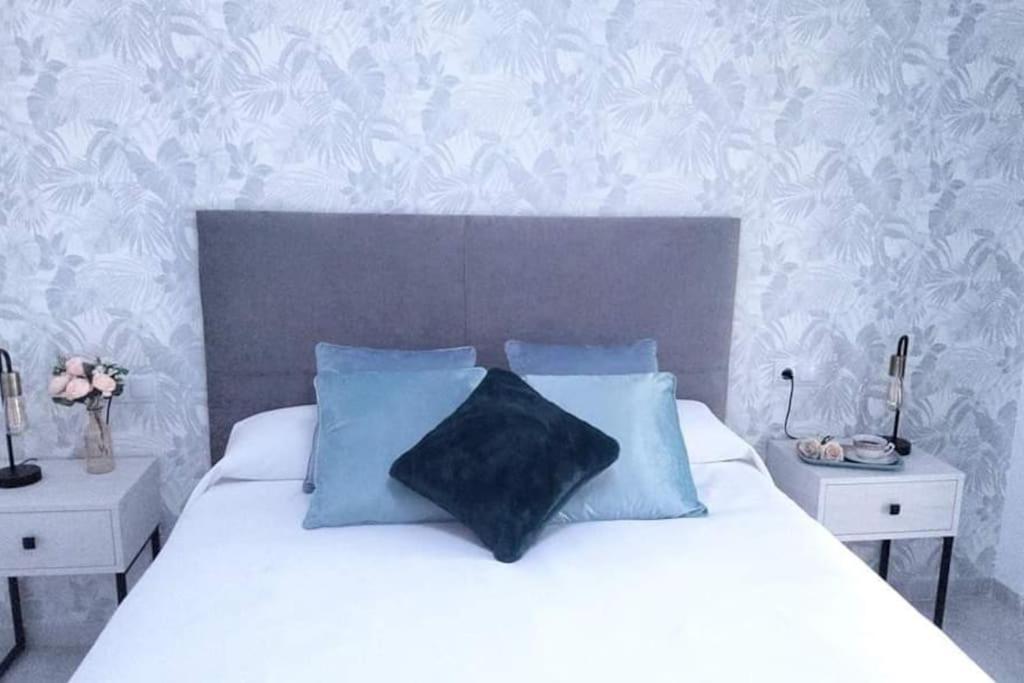 Love Rent4 Malaga Yolamar เบนัลมาเดนา ภายนอก รูปภาพ