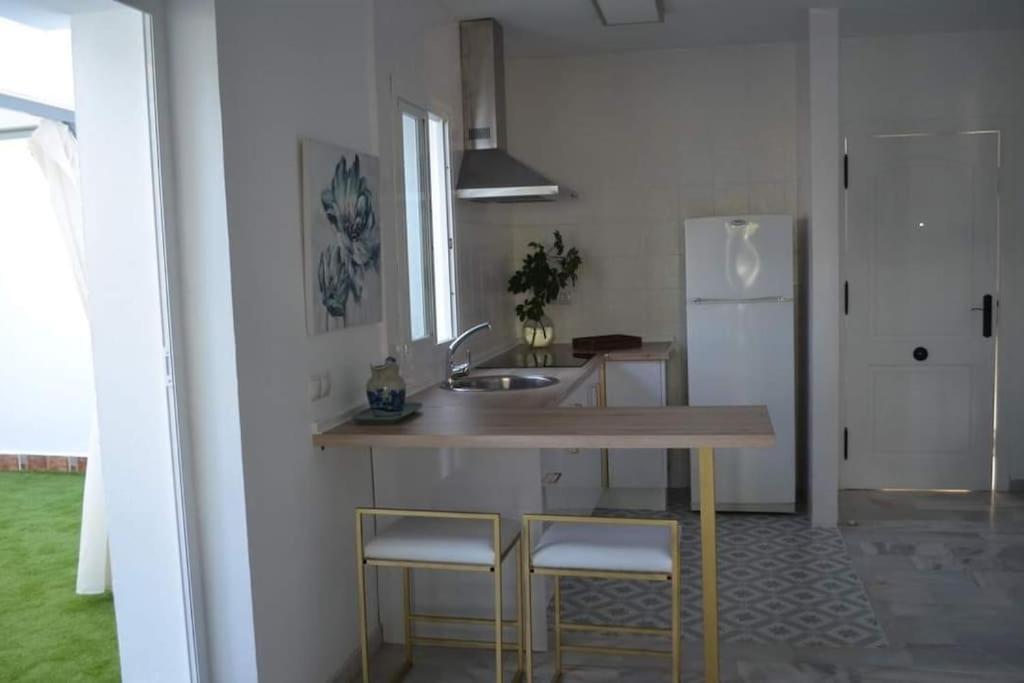Love Rent4 Malaga Yolamar เบนัลมาเดนา ภายนอก รูปภาพ